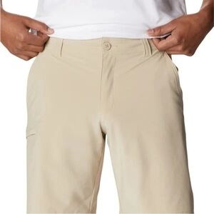 Columbia Men's Beige Flat Front Shorts with Omni shield
